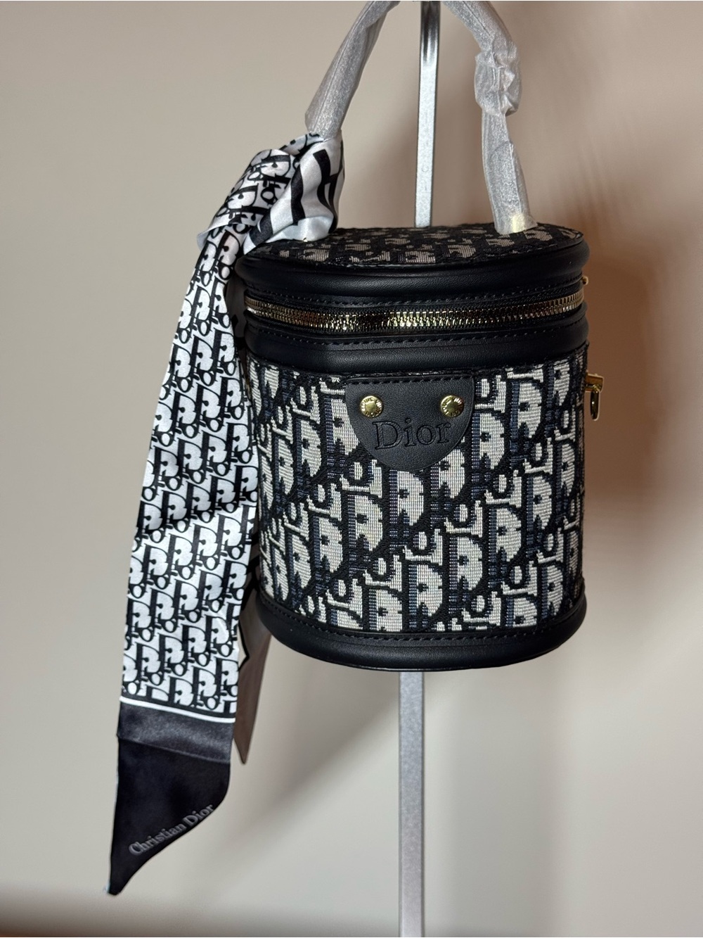 Vanity Bag with Scarf. No Brand.
